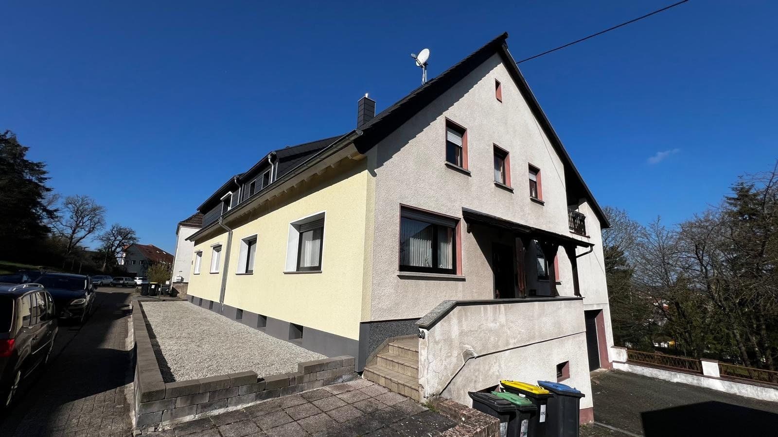 Gepflegtes Zweifamilienhaus in Neunkirchen-Wiebelskirchen