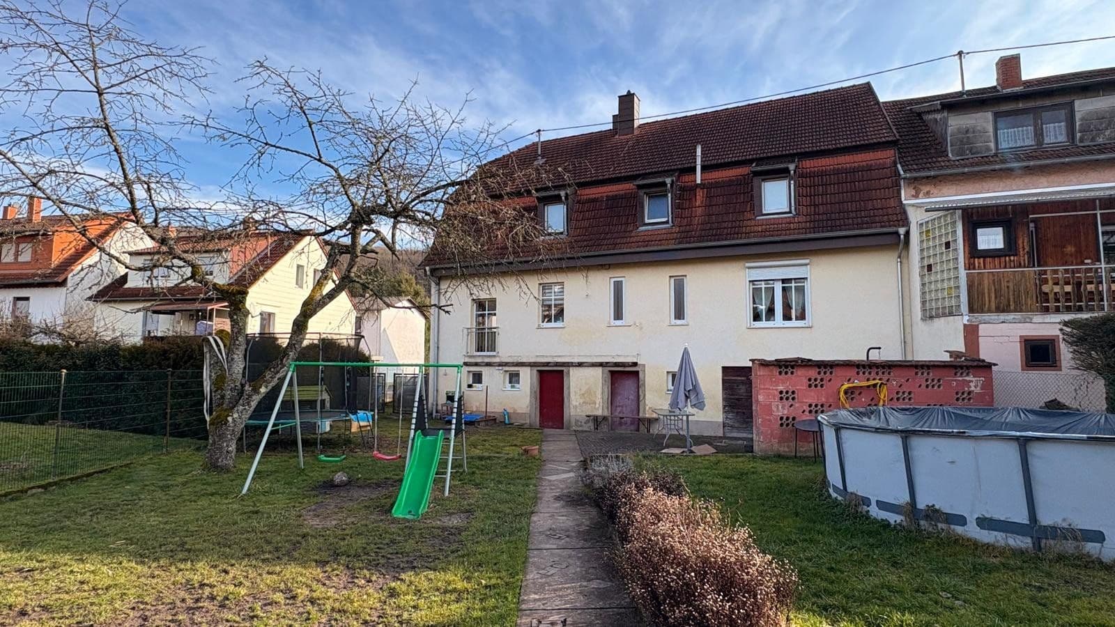 Gepflegtes Zweifamilienhaus in Hangard — Bild 4