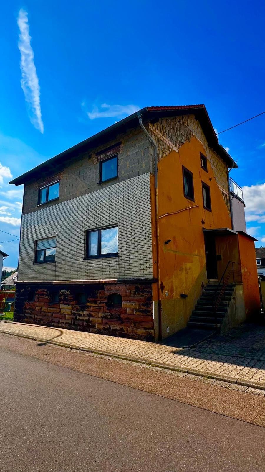 Zweifamilienhaus in Schiffweiler — Bild 2